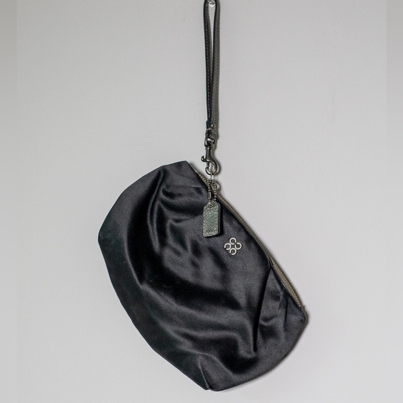 Black coach wristlet - Picture 1 of 5